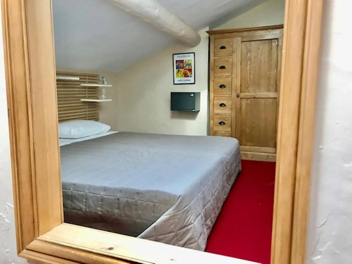 ***  Hotel Le Colbert Avignon France